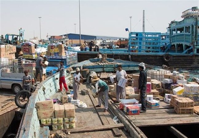 قانون نظارت بر تجارت مرزی به رونق تولید و بازار داخل ضربه می‌زند