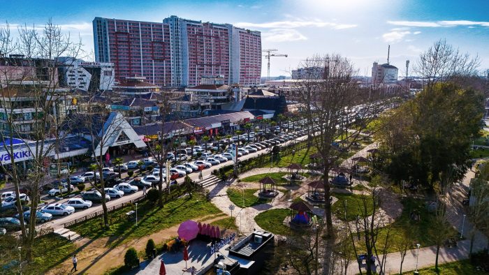 ارتقاء گسترده زیرساخت‌های عمومی و رفاهی، خدماتی و گردشگری منطقه آزاد انزلی