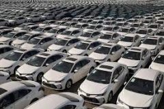 تعرفه ۱۰۰ درصدی خودروهای وارداتی فعلا اجرا نمی‌شود