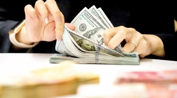  تلاش بی‌نتیجه بازار مسکن برای رقابت با دلار