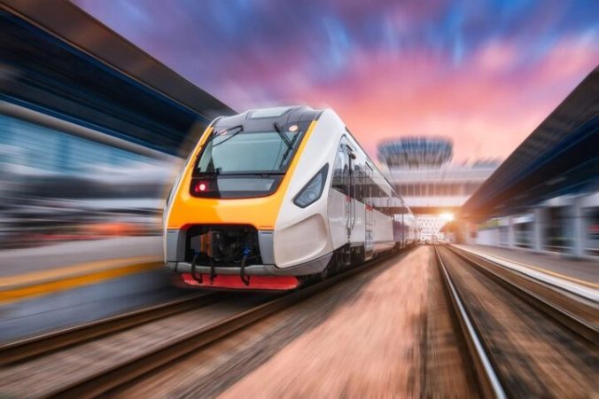 تهران تا مشهد ۶ ساعته می‌شود؛ برقی کردن قطار گامی حیاتی در توسعه کشور