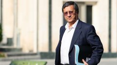 همتی: مهمترین دغدغه کشور باید ثبات‌بخشی به اقتصاد باشد