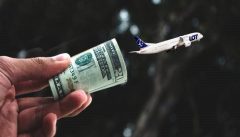 چالش‌های دلاری بهای بلیت هواپیماها /پرواز با نرخ دلار در آسمان