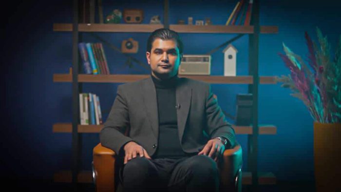 هات شات؛ گفتگوهایی صریح و جذاب با اجرای پدرام ابدان